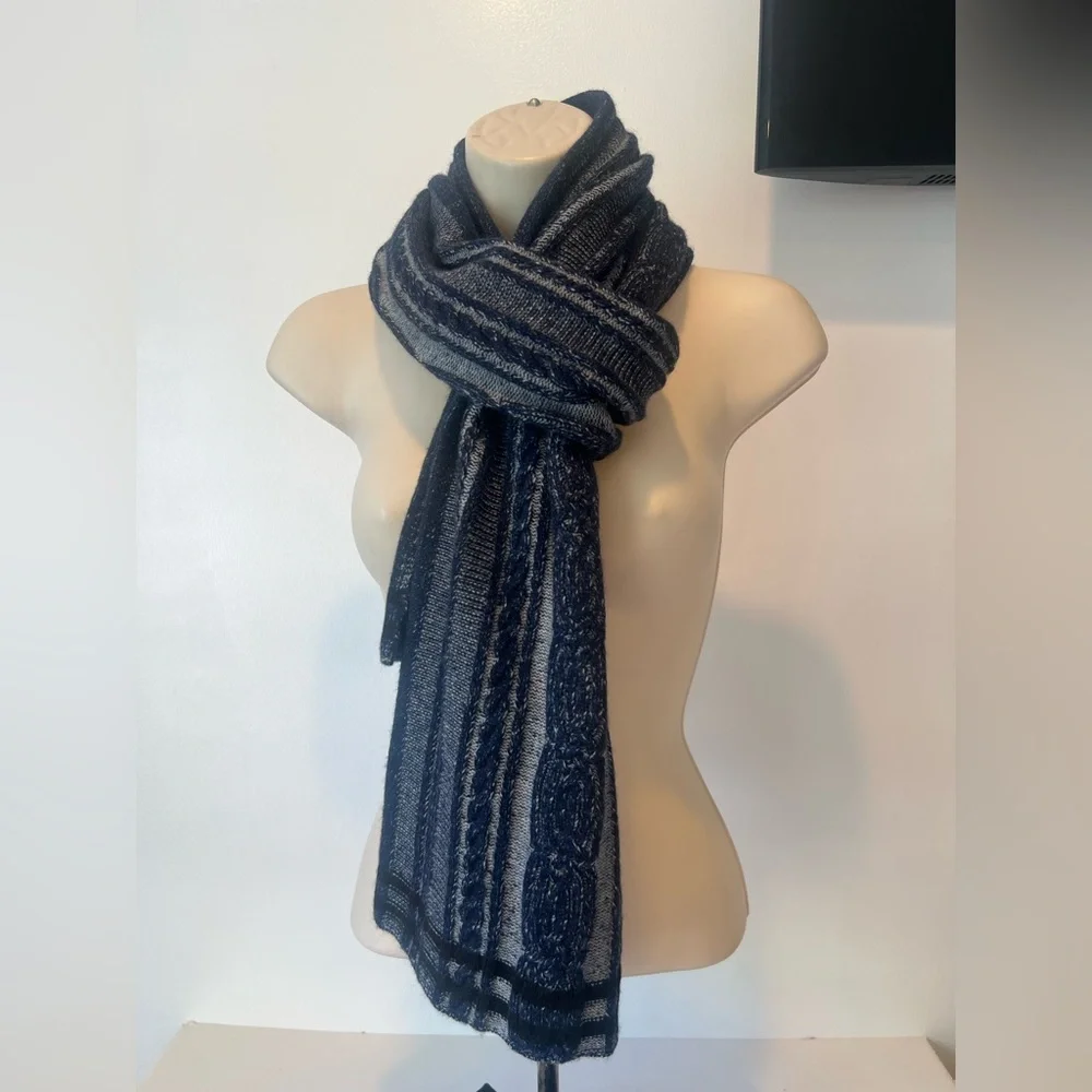Stylish Blue Knit Scarf